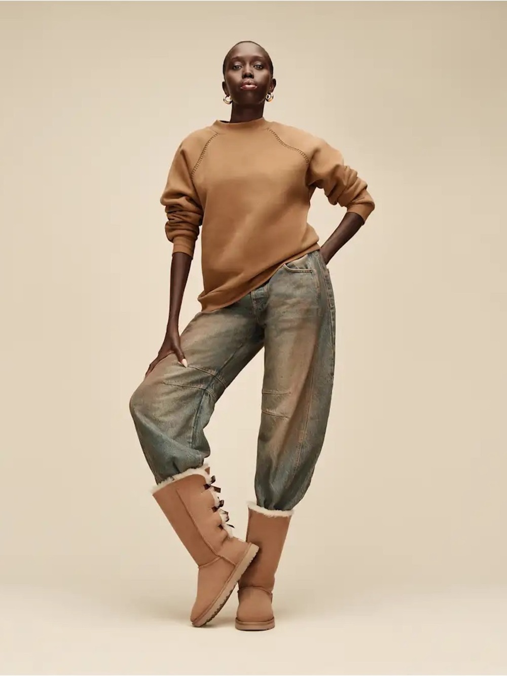 UGG Women’s Classic Crewneck in Chestnut - Picture 4 of 6